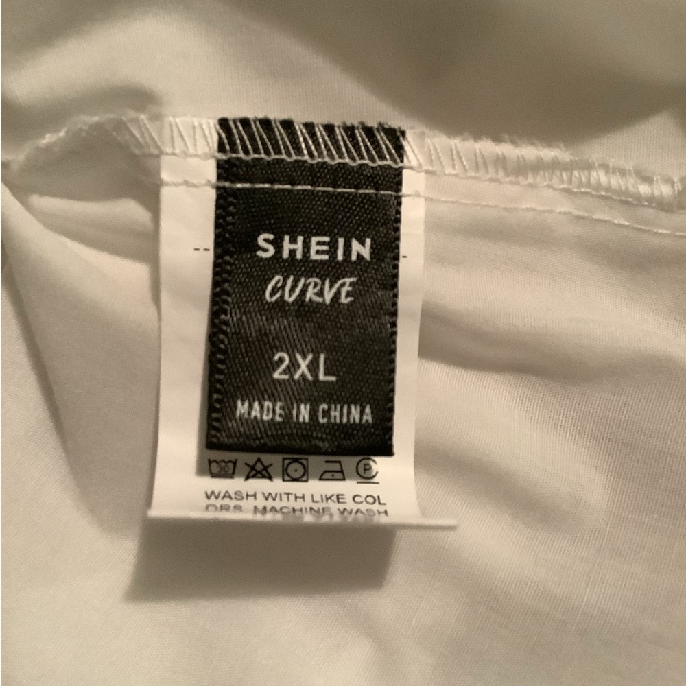 SHEIN CURVE 2XL Classic Button Front Blouse NWOT - Picture 5 of 7